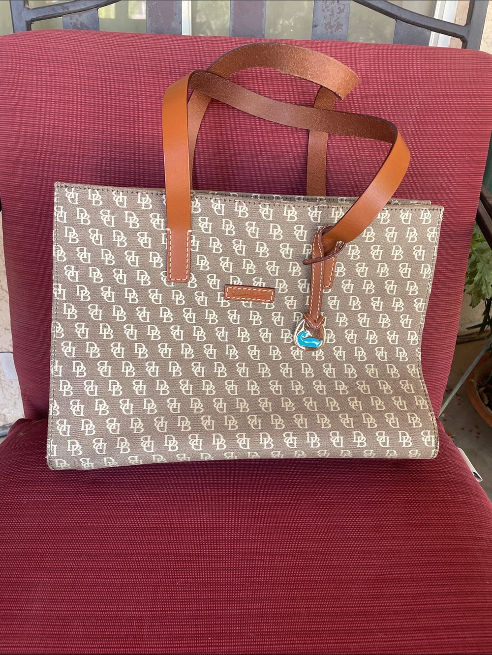 Dooney & Bourke Large East West purse, taupe